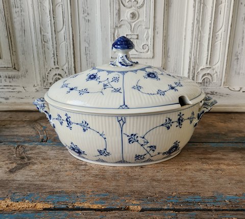 Royal Copenhagen Blue Fluted terrin no. 214