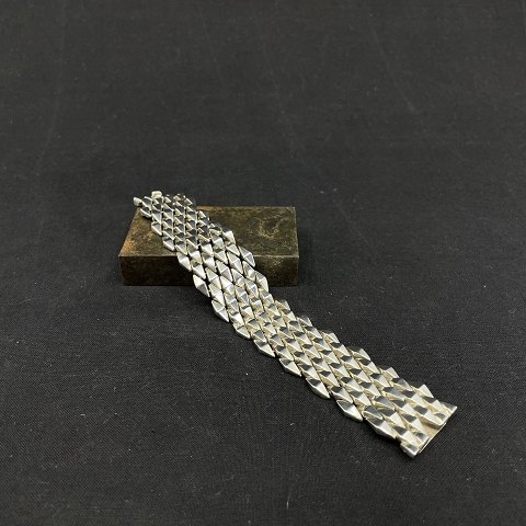 Moderne armbånd i sølv