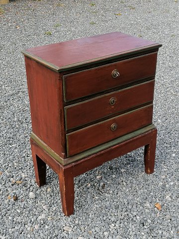 Small painted chest of drawers about 1850