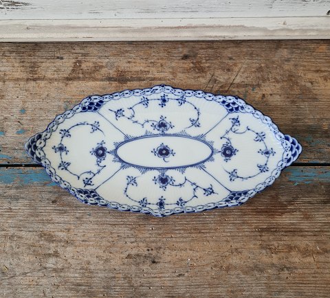 Royal Copenhagen Blue Fluted half lace dish no. 613