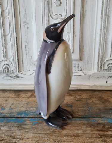 B&G Figure - Penguin no. 2166