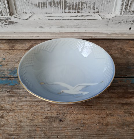 B&G Seagull with gold edge bowl no. 574