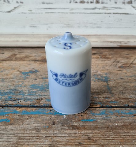 B&G Blue Tone salt shaker with logo "Hotel Østersøen"