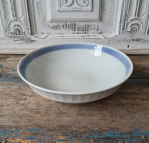 Royal Copenhagen Blue Fan large bowl no. 11526