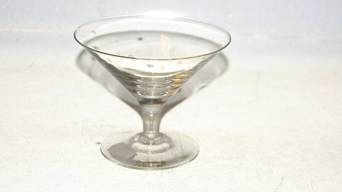 Champagne bowl #Klausholm from Holmegaard
From the year 1958-82
Design Per Lütken.
SOLD