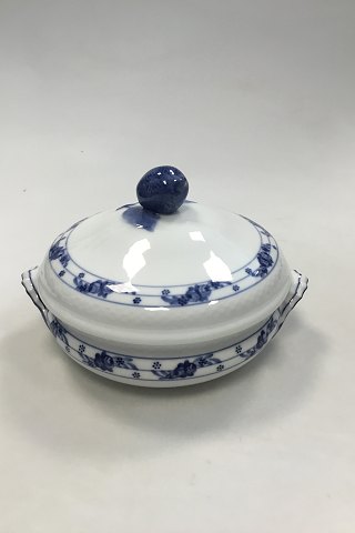 Royal Copenhagen Rosebud Round -lidded bowl No 8055