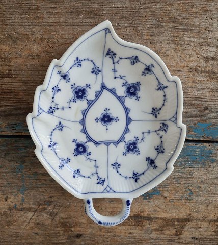 Royal Copenhagen Blue fluted leaf-shaped dish no. 143