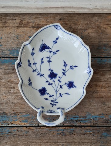 B&G Butterfly leaf-shaped dish no. 357