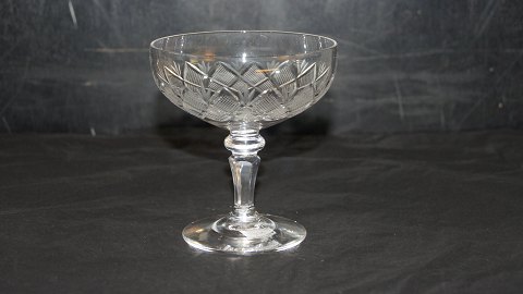 Champagne bowl # Christiansborg crystal glass from Holmegård.
Design: Jacob E. Bang.
SOLD