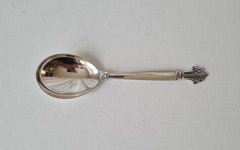 Georg Jensen Dronning serveringsske 17,5 cm.