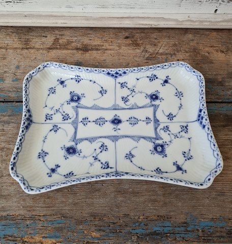 Royal Copenhagen Blue Fluted half lace dish no. 716