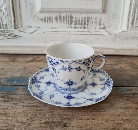 Royal Copenhagen blue fluted full lace coffee cup no. 1035