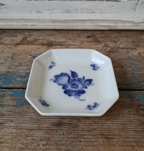 Royal Copenhagen Blue Flower small support dish no. 8084