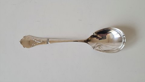 Lille serveringsske i sølv fra 1927 - 16,2 cm.