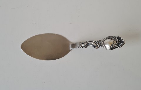 Cake spatula in silver and steel