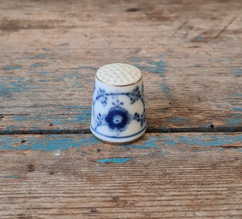 B&G Blue traditional thimble with gold edge no. 4801