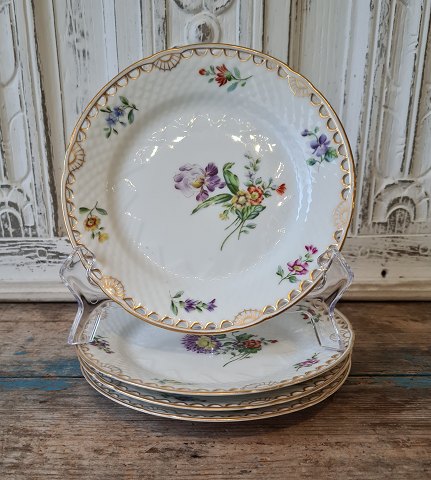 B&G Saxon flower with lace edge large cake plate 17 cm.