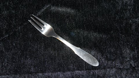 Cake fork #Mitra Georg Jensen
Design: Gundorph Albertus in 1941.
Length 14.7 cm
SOLD