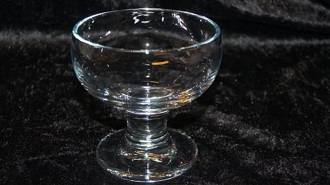 champagneskål #Kroglas fra Holmegaard
Design: Per Lütken
Højde 10,5 cm
web 12955    SOLGT