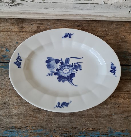 Royal Copenhagen Blue Flower small dish no 8605 - 25.5 cm.