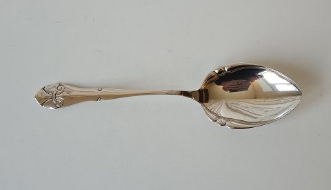 Fransk lilje serveringsske i sølv fra 1924 - 24 cm.