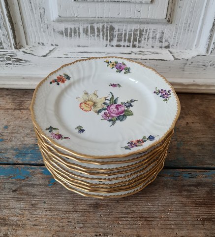 Royal Copenhagen Full Saxon Flower cake plate no. 1627 - 14.5 cm.