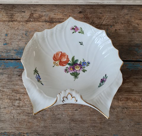 Royal Copenhagen Let Saksisk Blomst musling formet asiet no. 1607