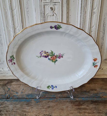 Royal Copenhagen Light Saxon Flower dish no 1556 - 36 cm.