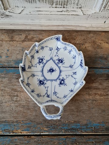 Royal Copenhagen Blue Fluted Half Lace leaf-shaped dish no. 548