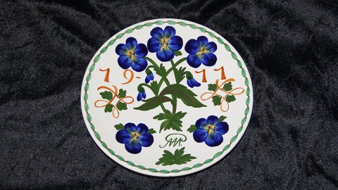 Aluminia Faience Plate with Flowers year # 1911
Dek. # 778 / # 340
Diameter 19 cm.
SOLD
Nice and well maintained condition