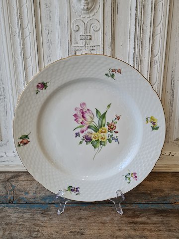 B&G Hand-painted Saxon Flower round dish 32 cm.