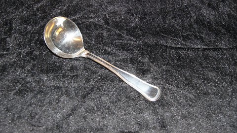 Serving spoon #Double ribbed Silver stain
Fra cohr
Length 19.5 cm
SOLD