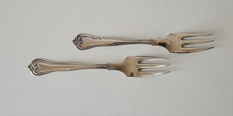 Hellas cake fork in silver