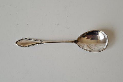 New Pearl small serving spoon in silver from 1919 - 15 cm.