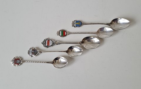 Put on 5 German souvenir mocha spoons in silver and enamel