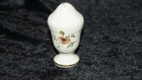 Royal Copenhagen Frisenborg, Salt Bøsse
Dek.nr. 910/1876 Salt
Height 8 cm.
SOLD