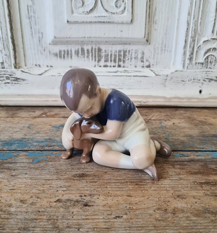 B&G Figure - Boy with dachshund No. 1951