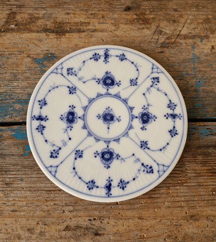 Royal Copenhagen Blue Fluted heating plate no. 452