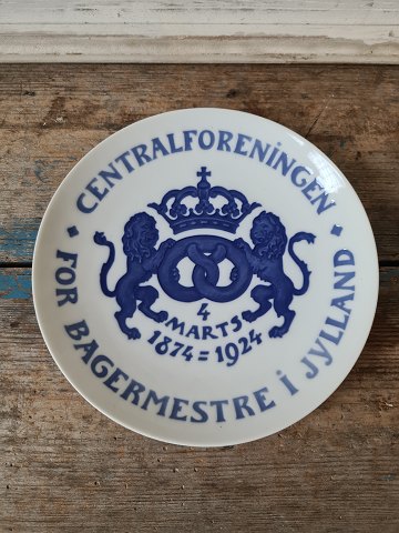 B&G Memorial plaque from 1924 on the occasion of the 50th Anniversary of the 
Central Association of Bakers in Jutland.
