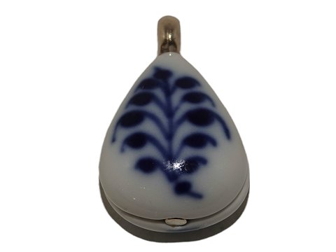 Blue Fluted pendant with sterling silver mounting