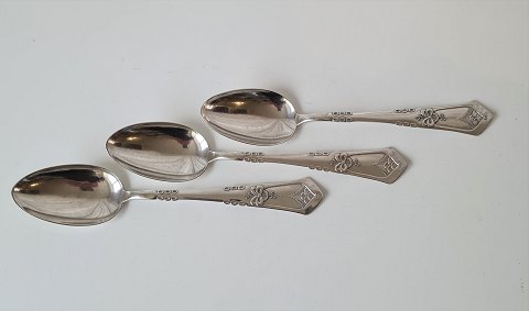 Blue fluted pattern dinner spoon in silver 22 cm.