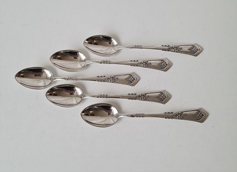 Blue fluted pattern coffee spoon in silver 12.3 cm.