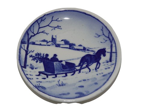 Royal Copenhagen miniature Christmas plate 
Horse ride in the snow