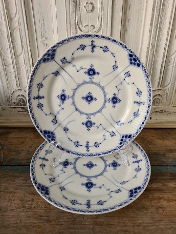 Royal Copenhagen Blue Fluted half-lace full-flat lunch plate No. 578, 22.5 cm. 
1923-35