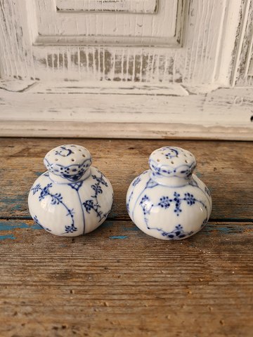 Royal Copenhagen Blue Fluted half-lace salt and pepper set no. 711 - 712