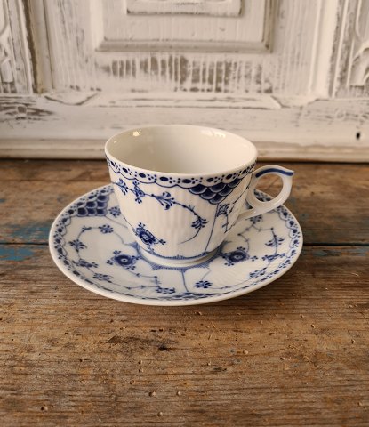 Royal Copenhagen Blue Fluted half-blonde large coffee cup No.