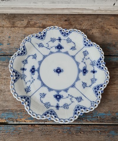 Royal Copenhagen Blue Fluted full lace dish no. 1062