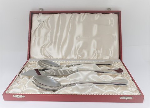 Patricia. Silver cutlery (830). Box with cake knife and salad set.