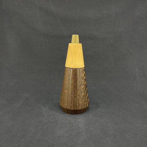 Modern pepper grinder in wenge and maple