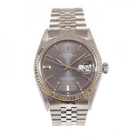 Rolex Oyster Perpetual Datejust, steel and 
whitegold. Ref. 1601. Calibre 1570. Circa 1970. D: 
36mm